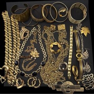 2 LB Unsearched Bulk Jewelry Lot Gold & Silver Tone Vtg Costume Reseller Mystery